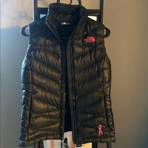 Black North Face vest